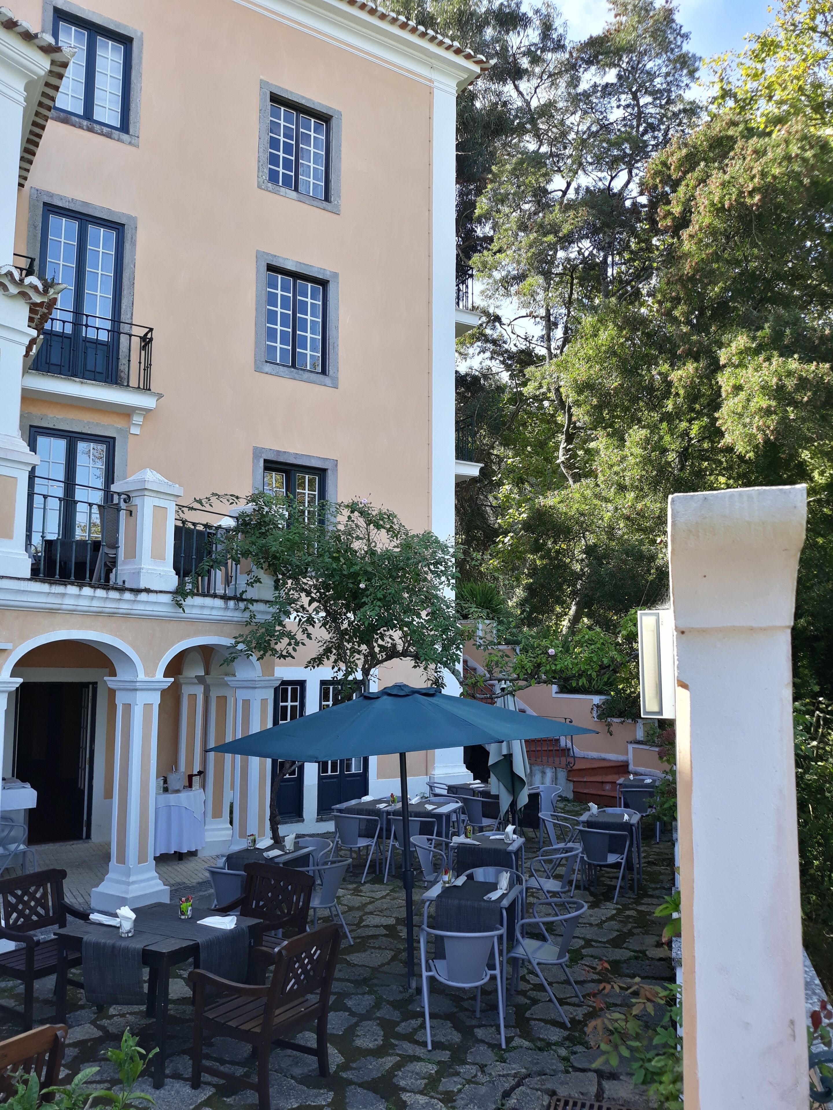 Se sirven desayunos, comidas, cenas y cocina portuguesa 