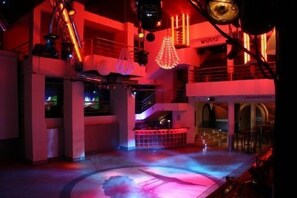 夜总会