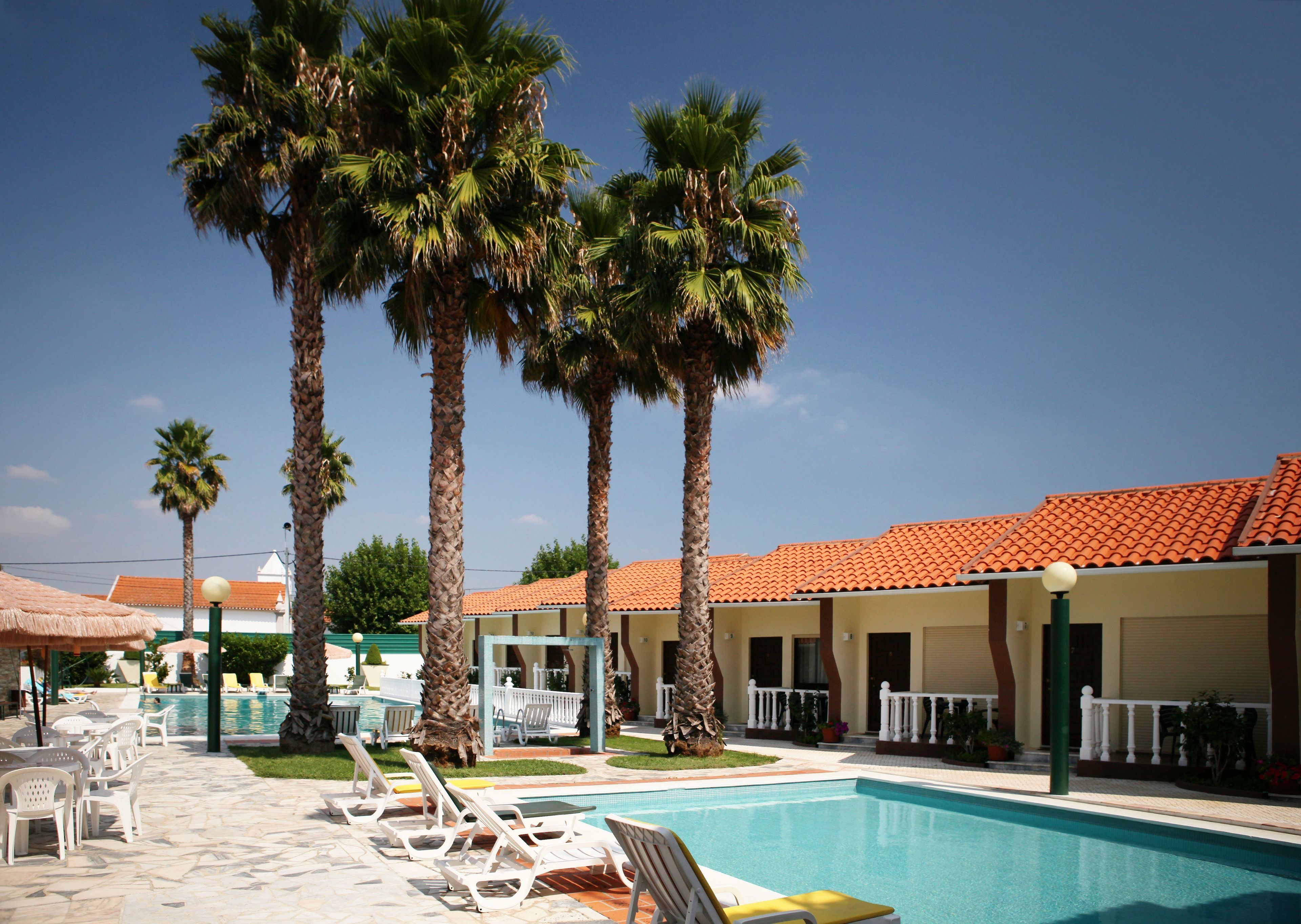 2 piscines extérieures