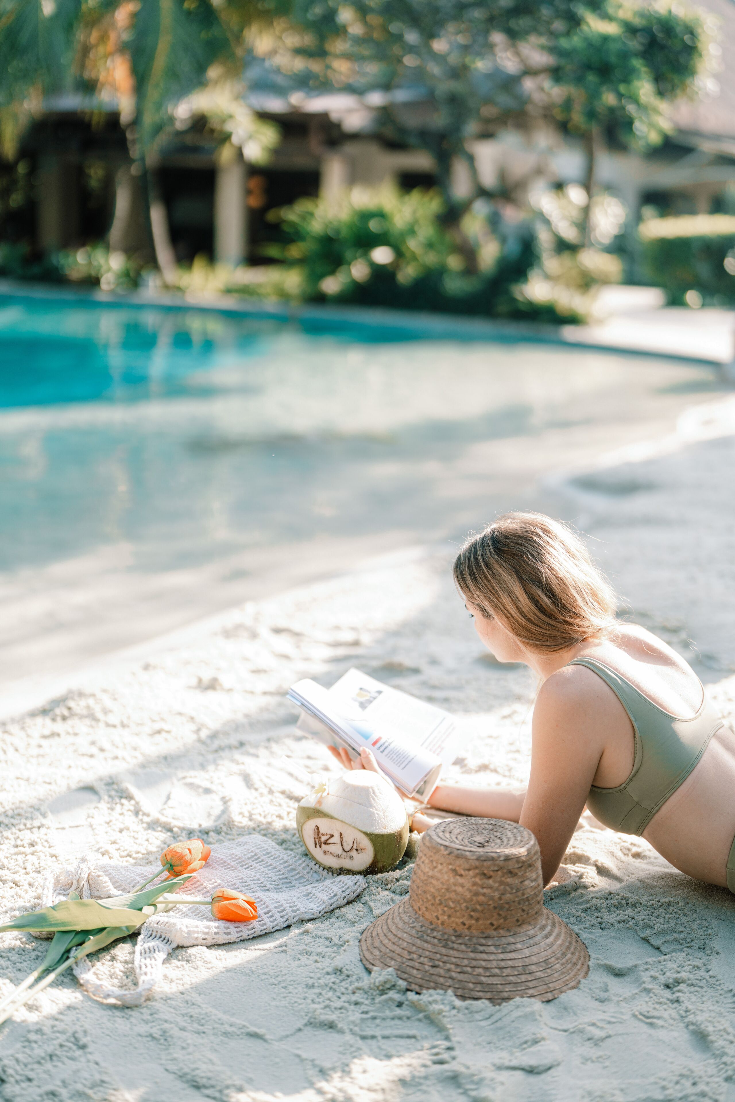 2 個室外泳池；躺椅