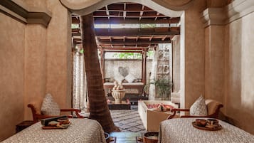 Couples treatment room(s), hot tub, body treatments, aromatherapy