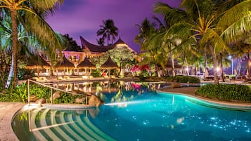 Front of property – evening/night