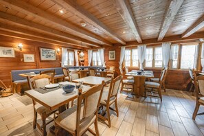 Free daily buffet breakfast - Hotel Alpina (Leukerbad)