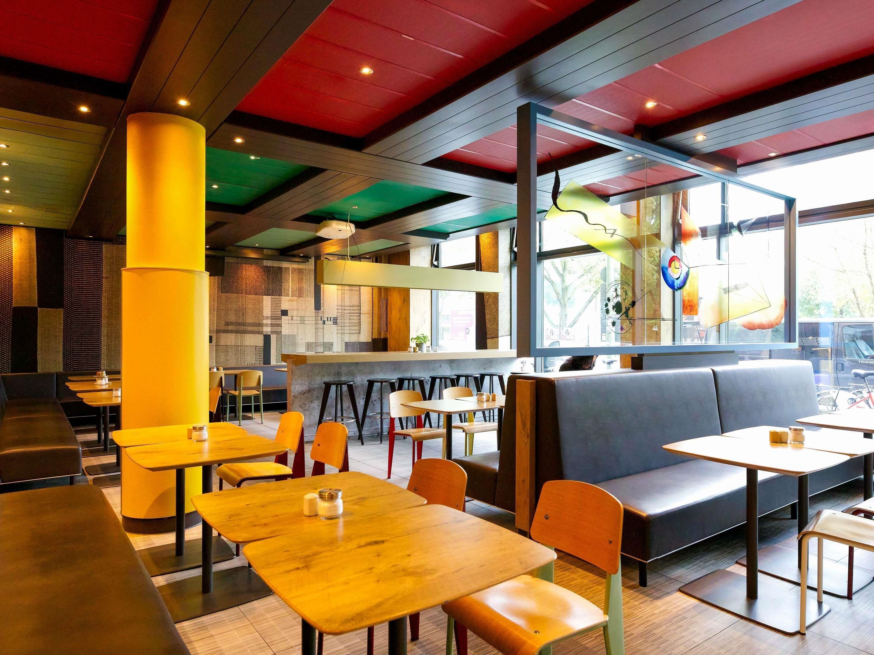 Daily buffet breakfast (EUR 17 per person)