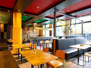 매일 뷔페 아침 식사(1인당 EUR 17)