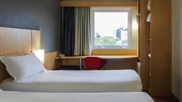 Habitació estàndard, 2 llits individuals | Roba de llit hipoal·lergògena, minibar i caixa forta a l'habitació