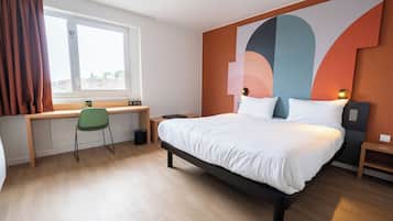 Double Room | In-room safe, desk, blackout drapes, soundproofing