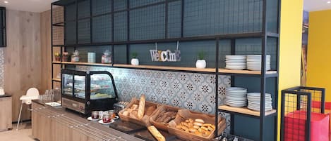 Kontinental frukost varje dag (EUR 17 per person)
