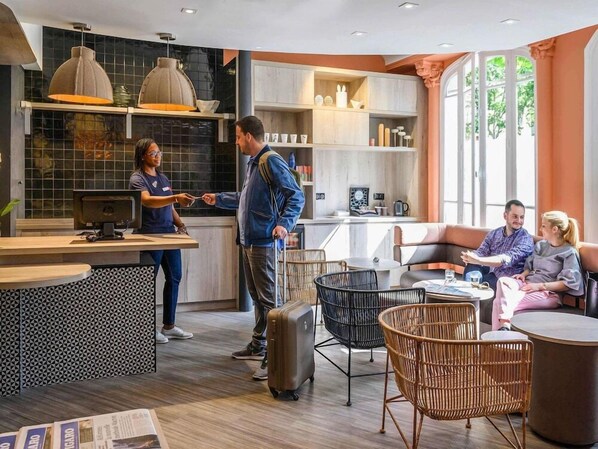 Lobby - ibis Paris Tour Montparnasse 15ème (Paris)