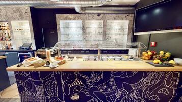 Frukostbuffé varje dag (EUR 17.5 per person)