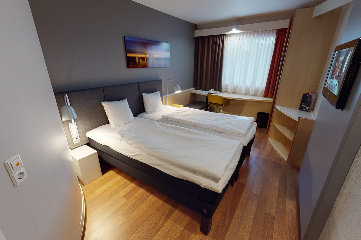 twin room, 2 single beds (new sleep easy concept) | desk, iron/ironing board, free wifi, bed sheets