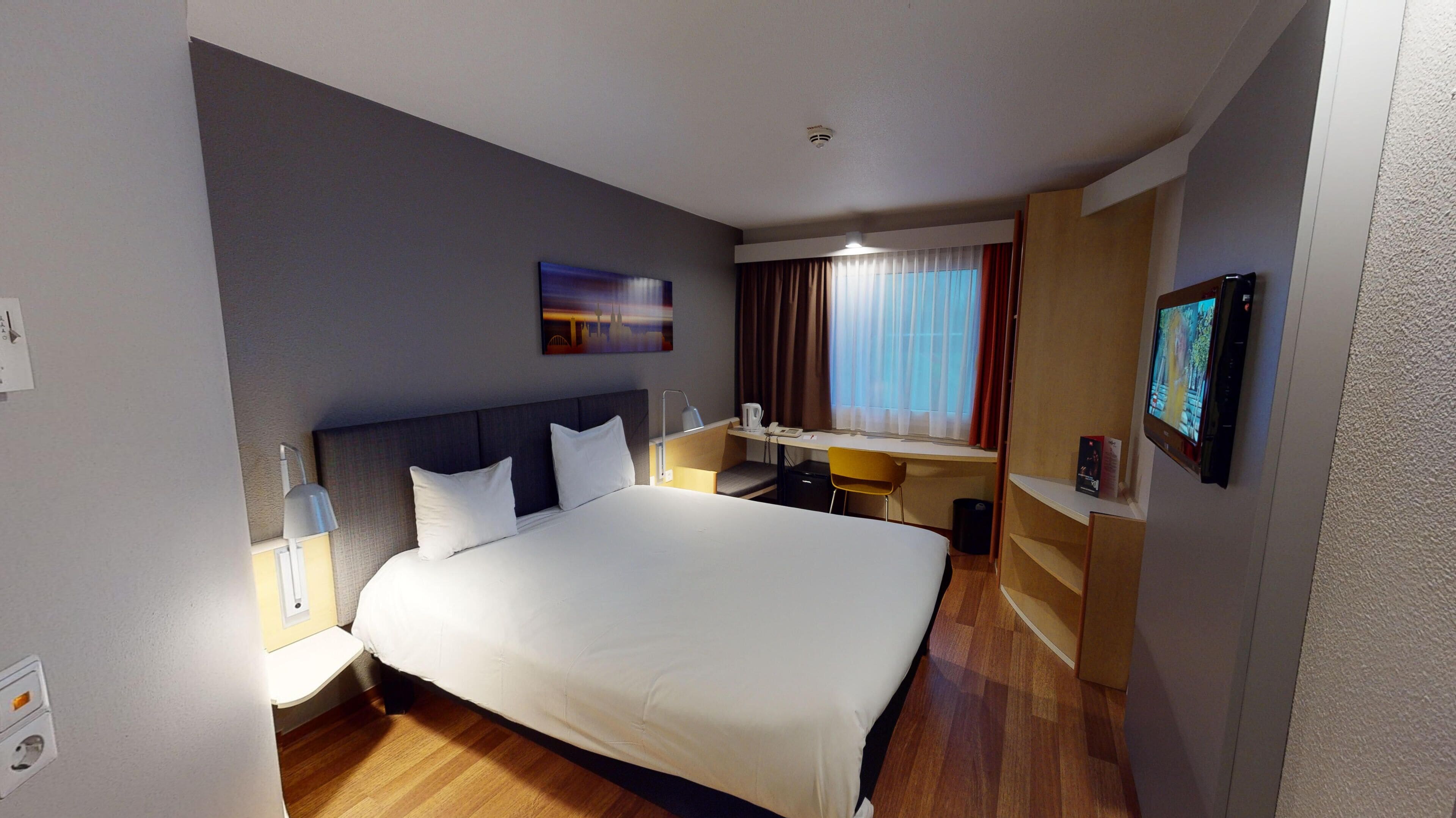 double room, 1 double bed (new sleep easy concept) | desk, iron/ironing board, free wifi, bed sheets
