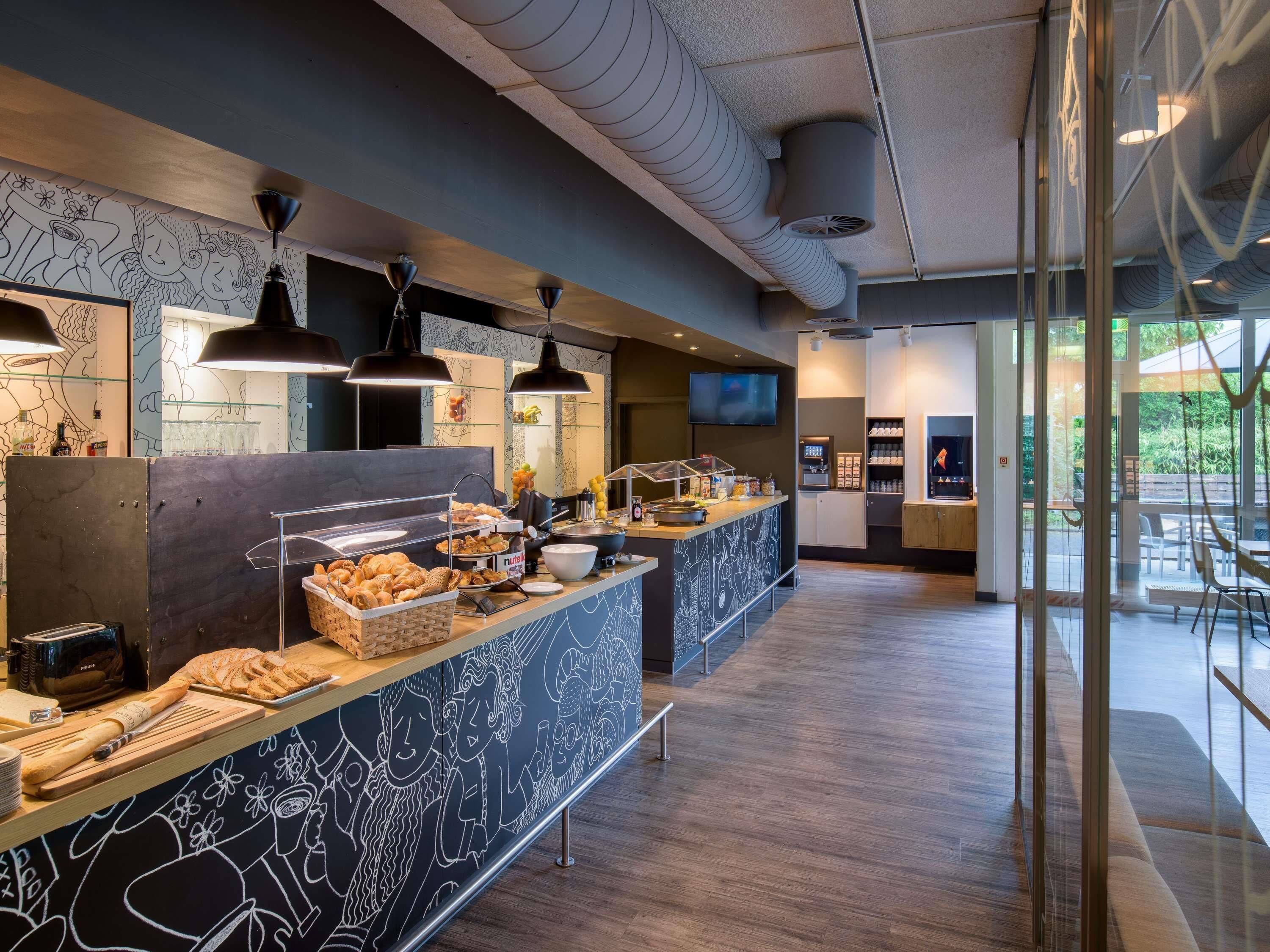 Daily buffet breakfast for a fee