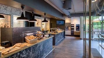 Daily buffet breakfast for a fee
