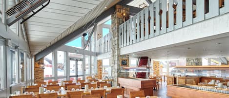2 Restaurants, Frühstück, Mittagessen, Abendessen, regionale Küche