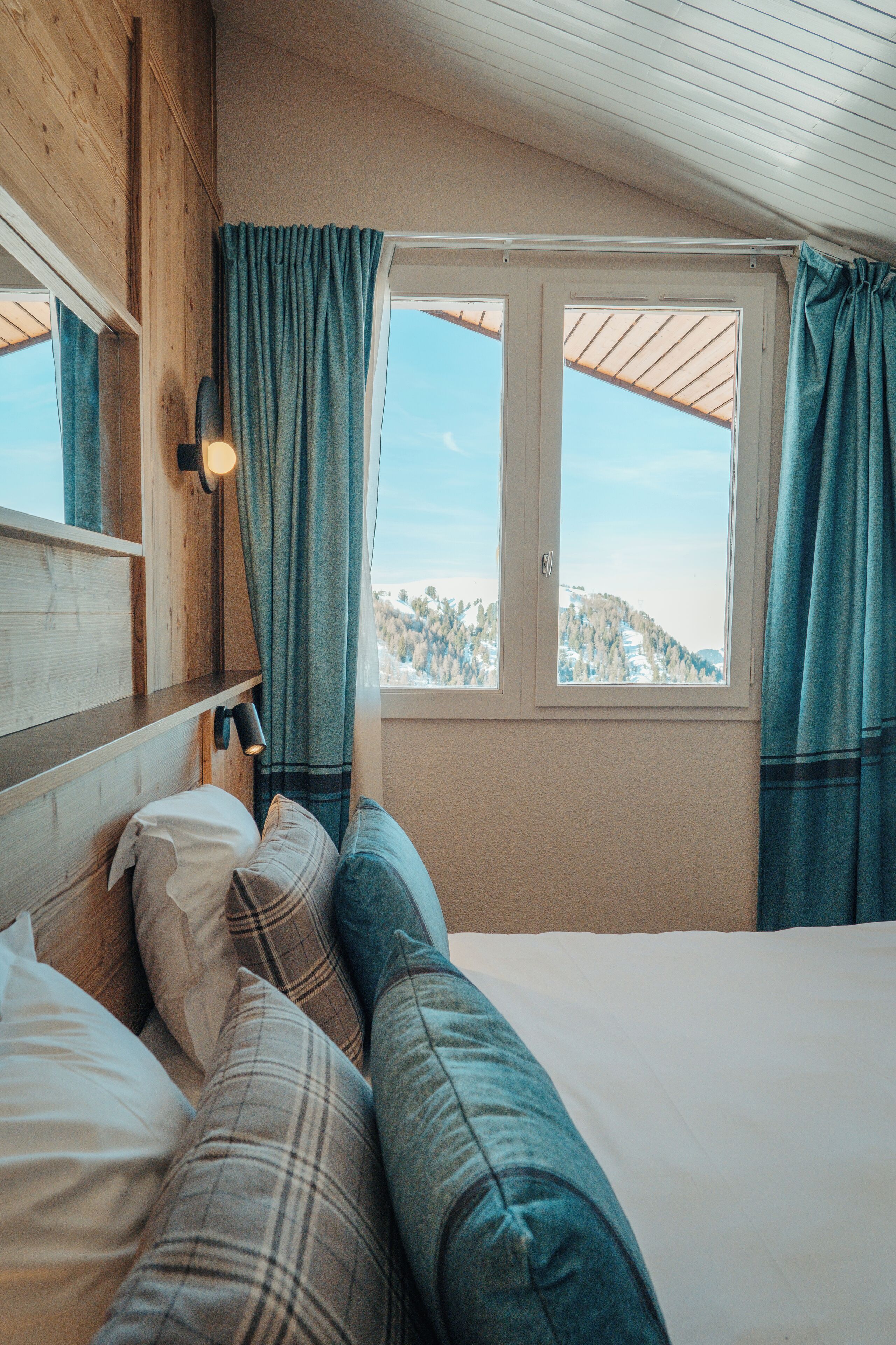 comfort double room, slope view | 1 bedroom, in-room safe, soundproofing, free wifi