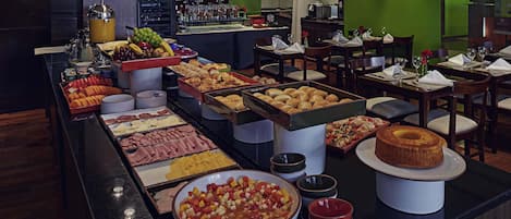 Breakfast, lunch, dinner served; international cuisine