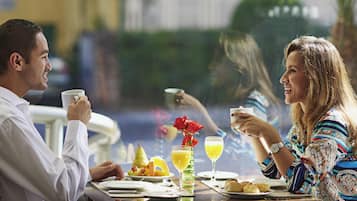 Frukostbuffé varje dag mot avgift