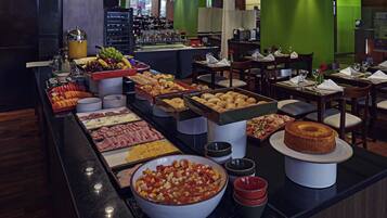 Daily buffet breakfast for a fee