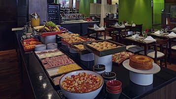 Dagelijks ontbijtbuffet (BRL 65 per persoon)