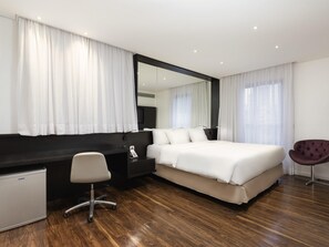 Chambre Supérieure, 1 lit double, balcon