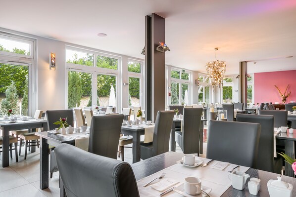 Daily buffet breakfast (EUR 19 per person)