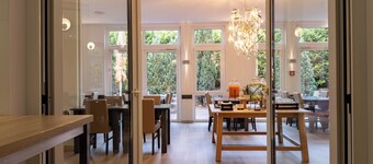 การ์เนอร์ โรงแรม โอเบอร์เฮาเซน บาย IHG