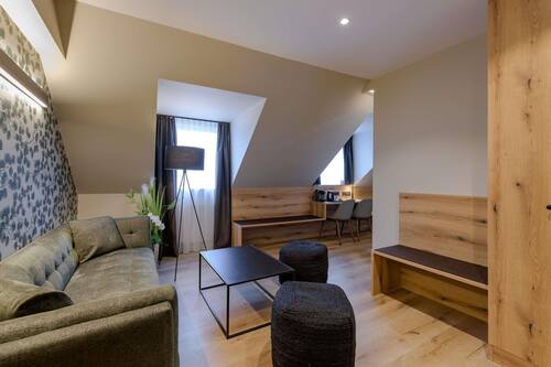 Comfort Room | Pillow-top beds, free minibar items, in-room safe, desk