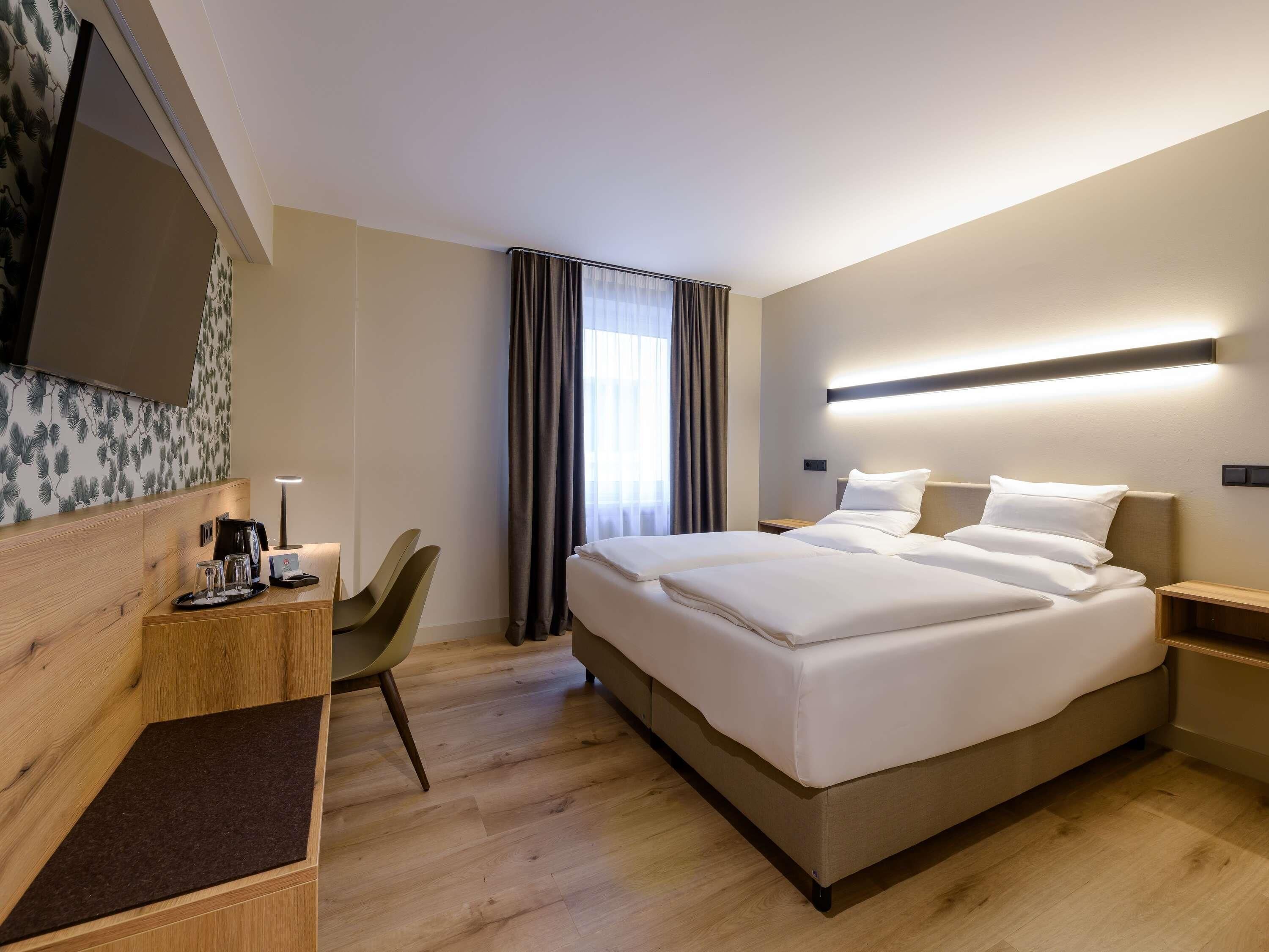 Habitación estándar doble, 1 cama doble | Colchones con acolchado adicional