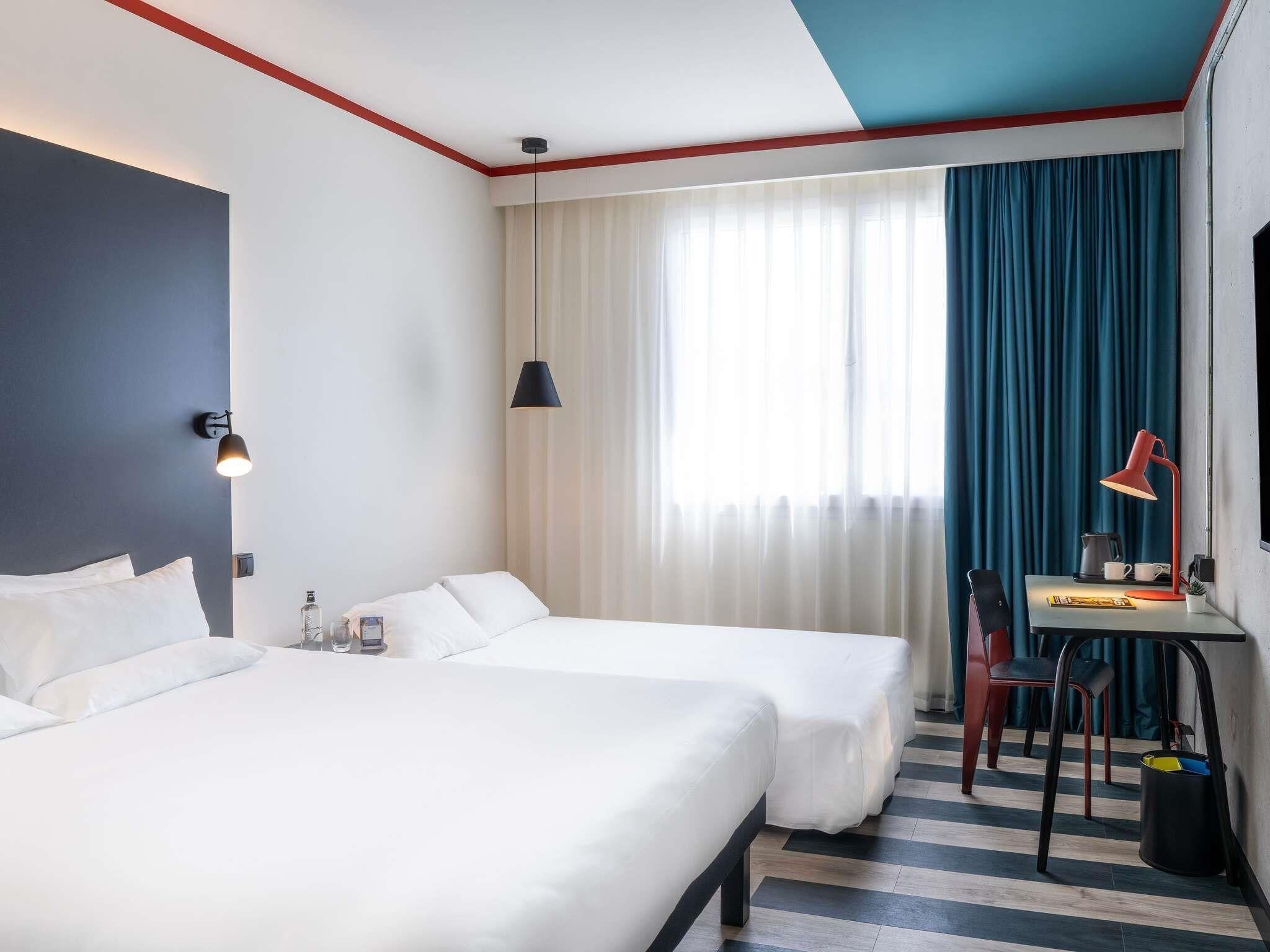 Standard Room, 1 Double Bed with Sofa bed | 1 bedroom, in-room safe, desk, laptop workspace