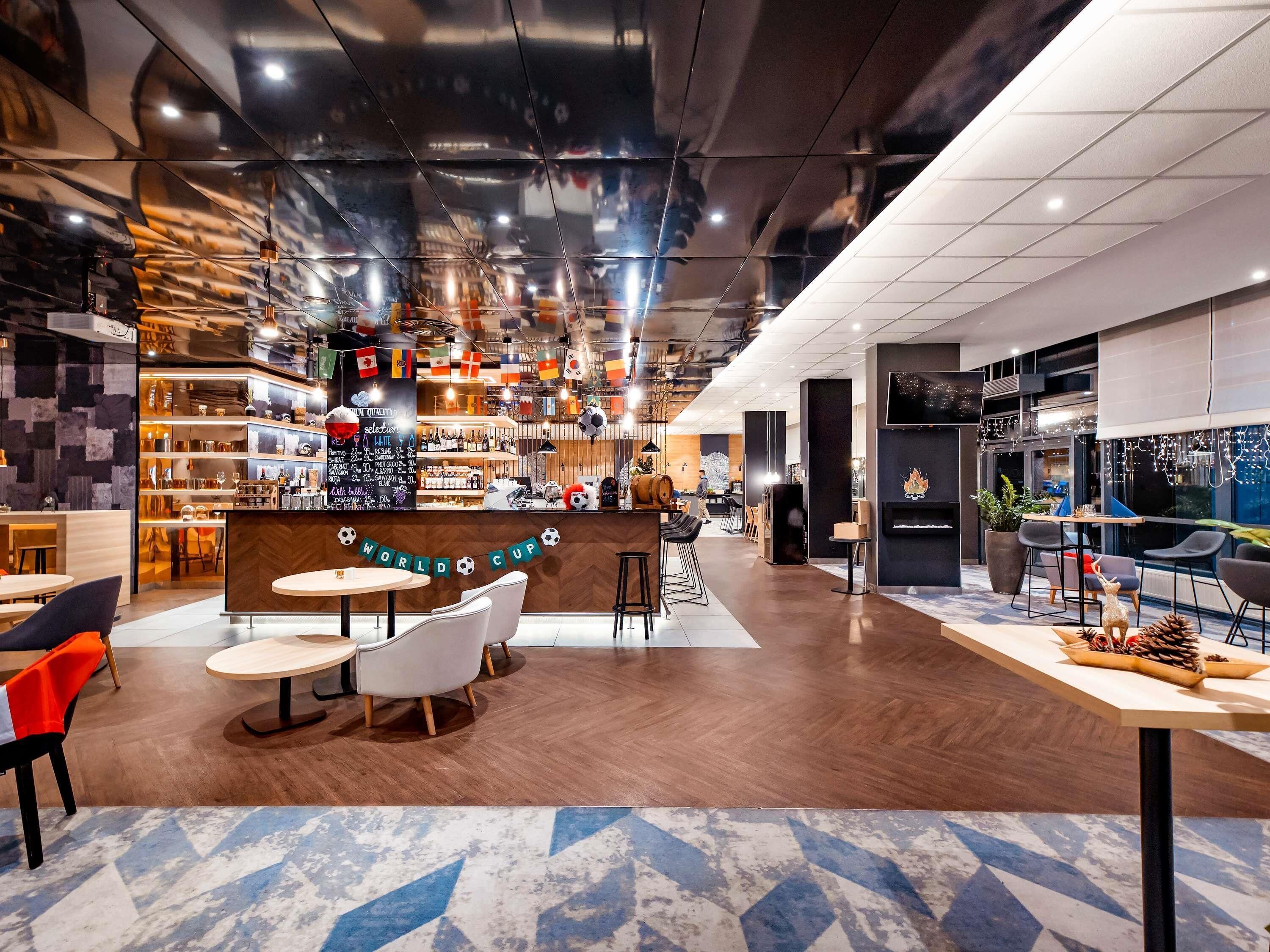 breakfast, lunch, dinner served; local and international cuisine