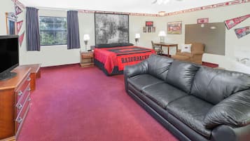 Suite, 1 King Bed (University of Arkansas memorabilia)