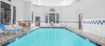 Super 8 by Wyndham Lowell/Bentonville/Rogers Area