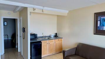 1 bedroom, in-room safe, desk, iron/ironing board