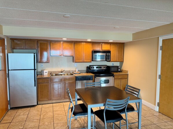 Suite, 1 cama King size, para no fumadores, frente al océano (One-Bedroom) | 1 habitación y caja de seguridad en la habitación 