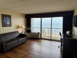 Double Room, Non Smoking | 1 bedroom, in-room safe, iron/ironing board, free WiFi - Aquarius Hotel (Virginia Beach)