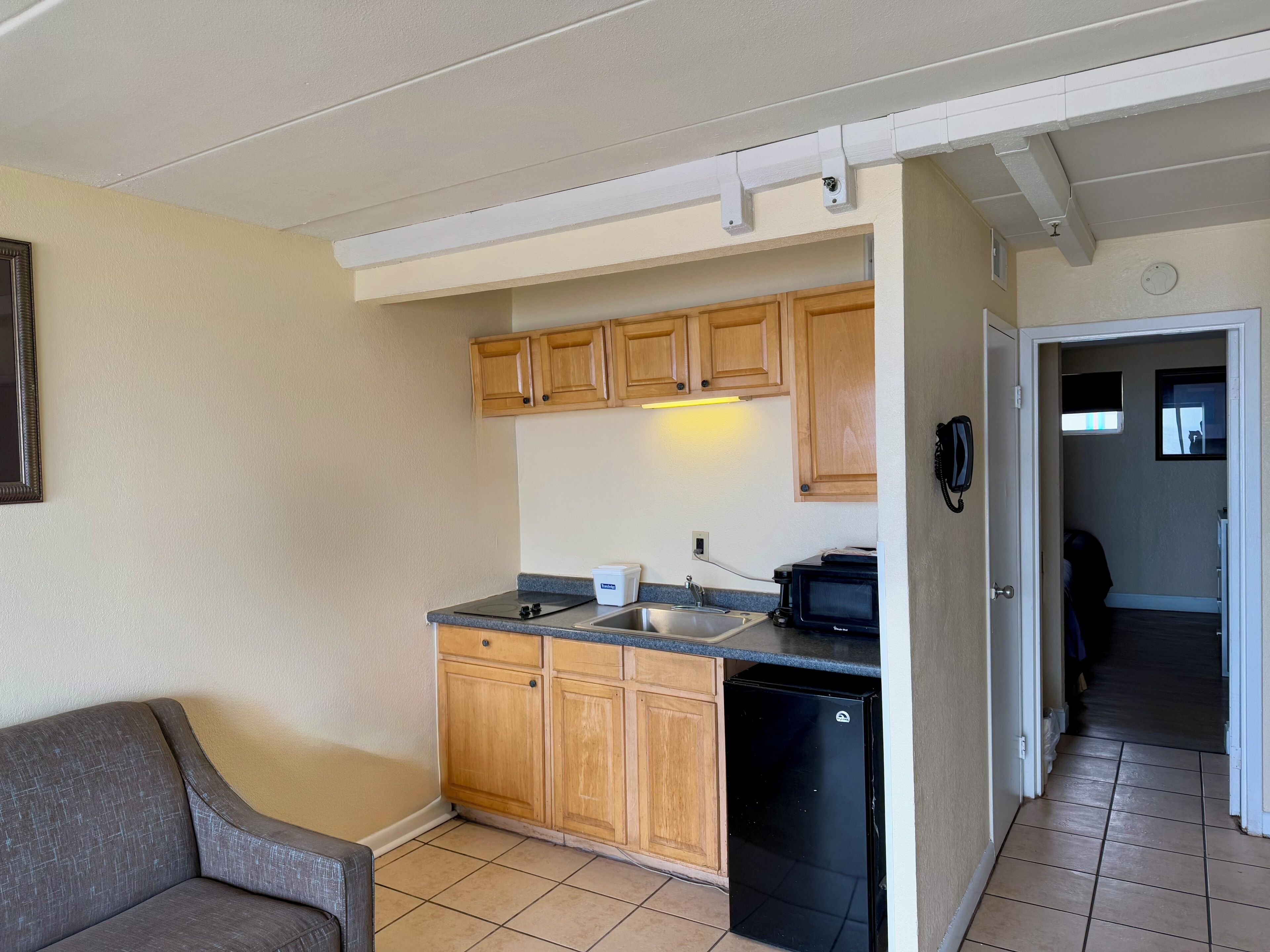 Rum - 2 dubbelsängar - icke-rökare - vid havet (Efficiency, One-Bedroom) | Eget kök | Minikylskåp, mikrovågsugn och kaffe- och tebryggare