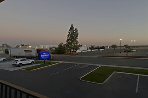 Exterior - Baymont by Wyndham Coalinga (Coalinga)