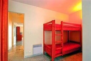 Tabla de planchar con plancha 