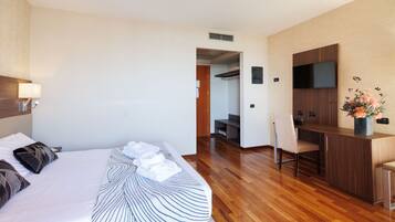 Standard-Doppel- oder -Zweibettzimmer