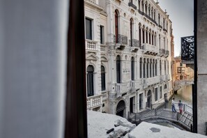 View from property - Hotel Dona Palace (Venice)