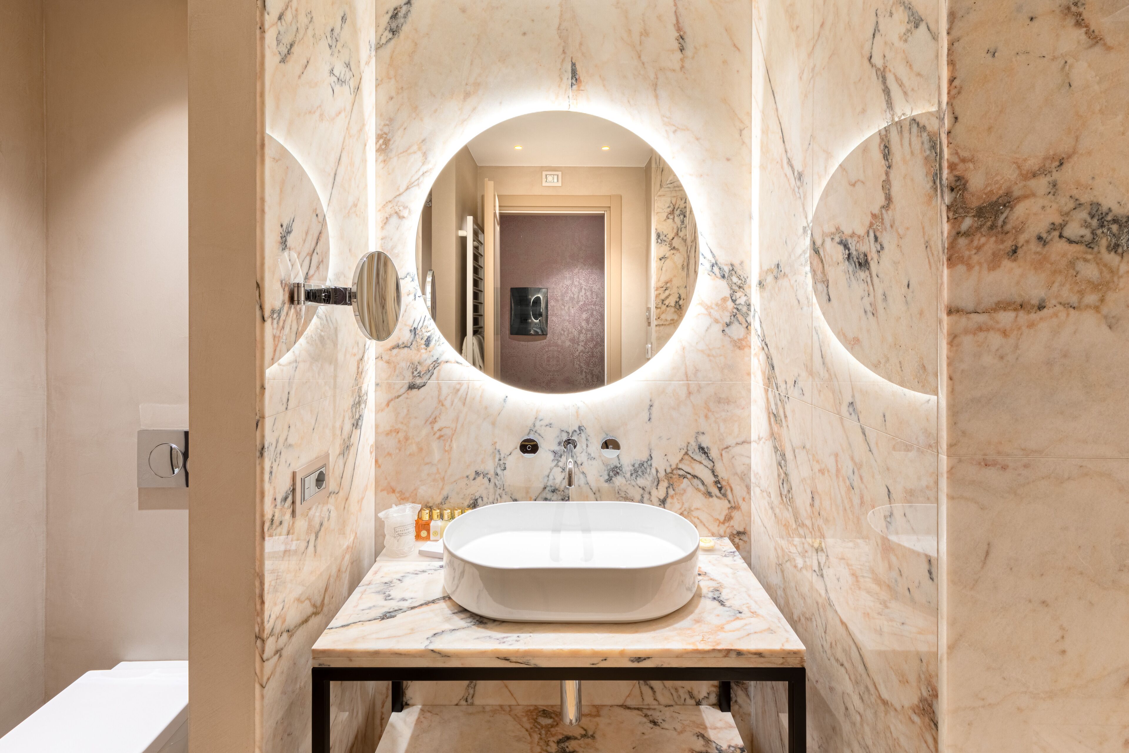 exclusive suite (duchessa) | bathroom amenities | free toiletries, hair dryer, bidet, towels