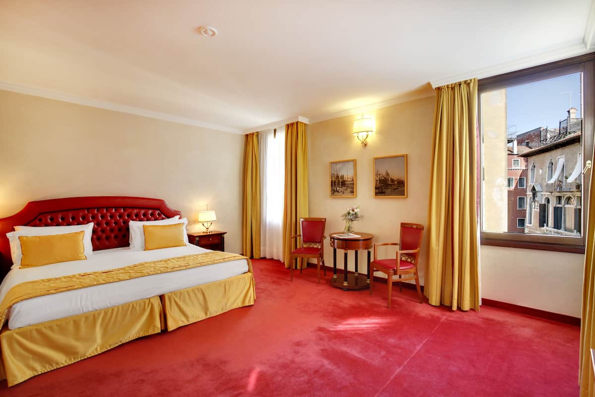 Comfort Suite | 1 bedroom, premium bedding, minibar, in-room safe