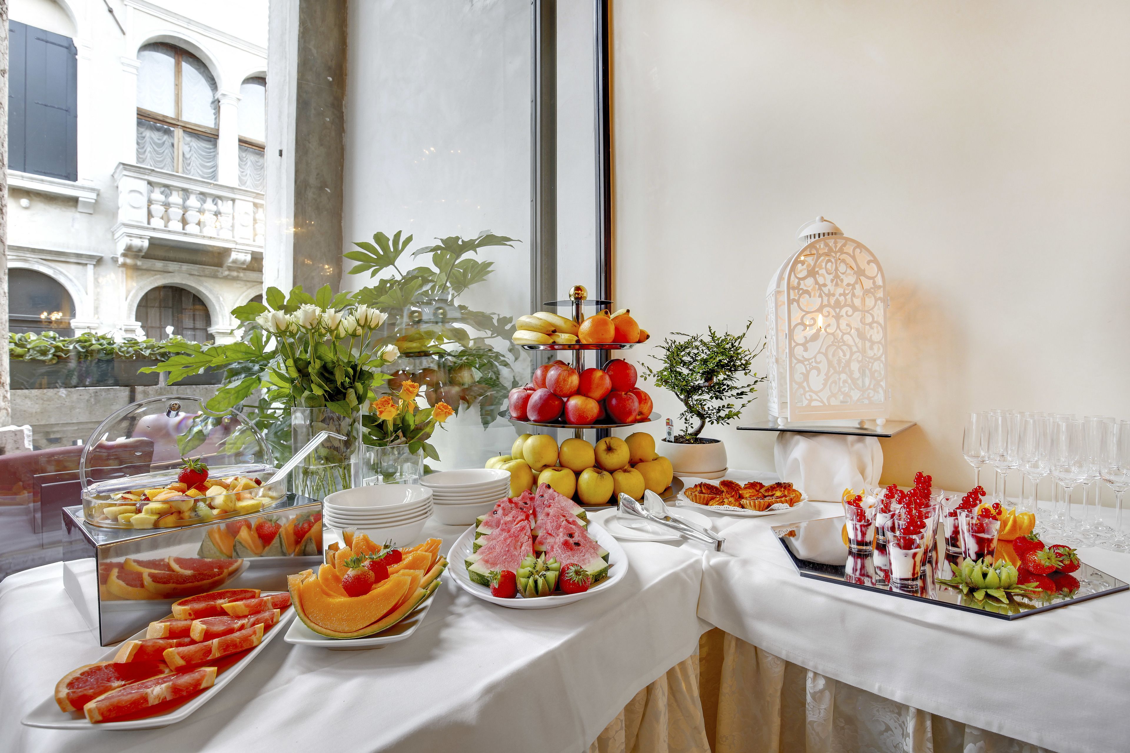 daily full breakfast (eur 15 per person)