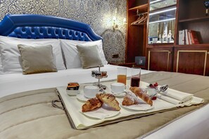 Junior Suite | Premium bedding, minibar, in-room safe, desk