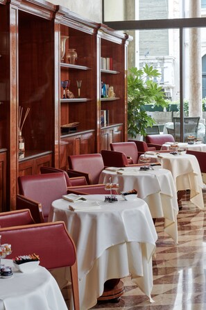 Déjeuner complet servi tous les jours en supplément