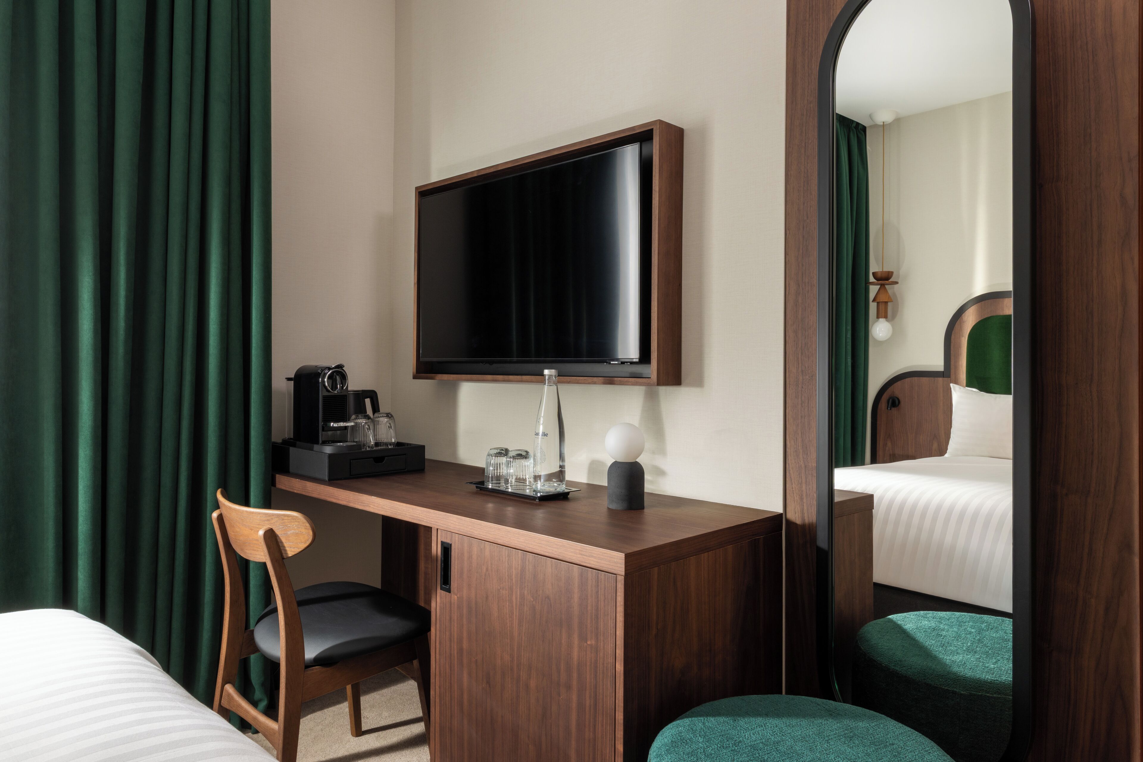 Comfort Single Room | Premium bedding, in-room safe, desk, laptop workspace