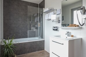 Bathroom - Hôtel Le Richemont (Paris)