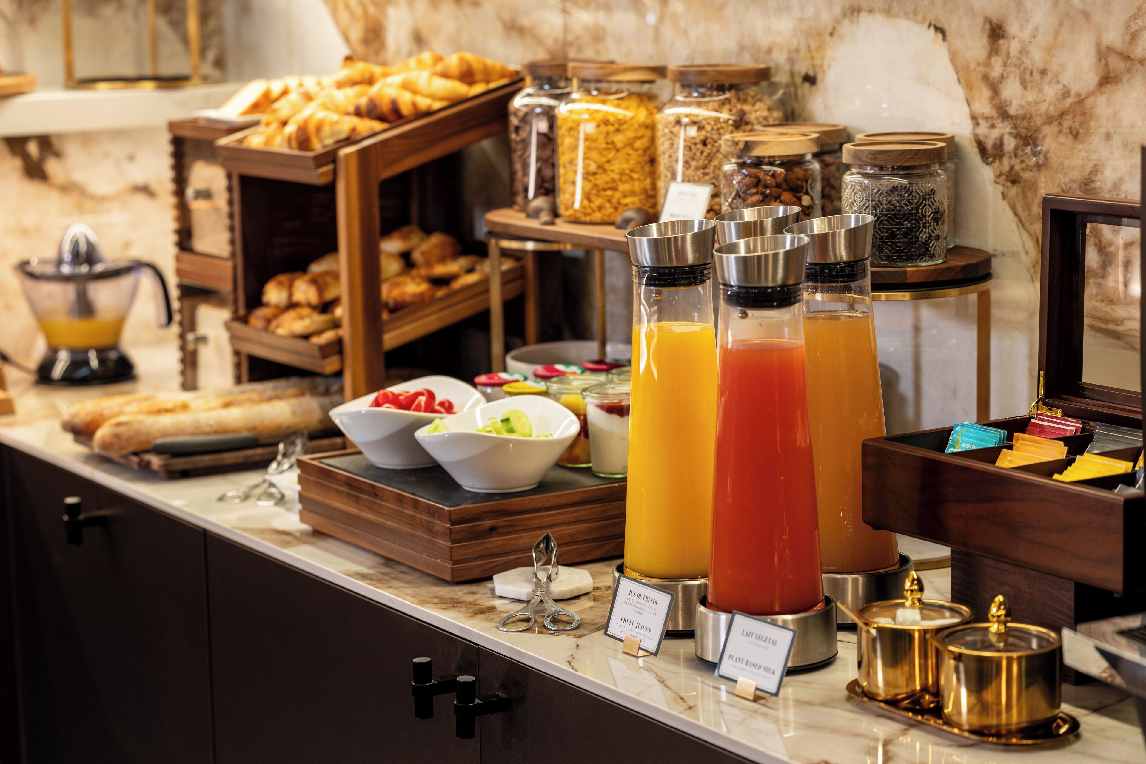 Frokostbuffé hver dag (EUR 20 per person)