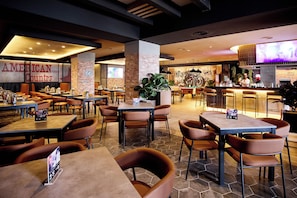 6 bars/lounges, swim-up bar, poolside bar